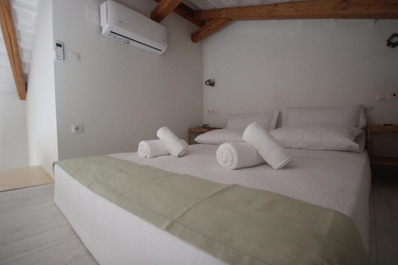 L Anima Boutique Suites Skiathos Town Bagian luar foto